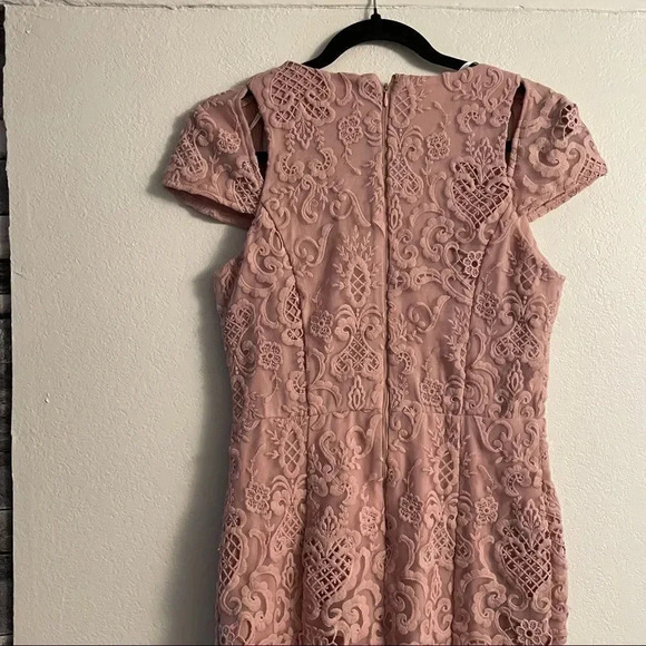 nikibiki pink crochet cup sleeve dress size m - Picture 13 of 16